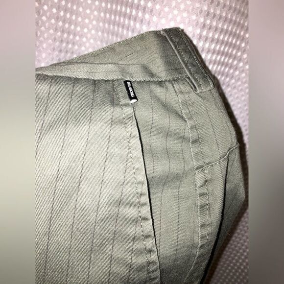 2/40$ Men’s Billabong Kaki with micro black stripes‎ Shorts size 38 - Picture 5 of 11